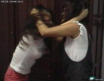 姐妹打架奶奶吃瓜视频大全,姐妹打架视频大全，笑料百出