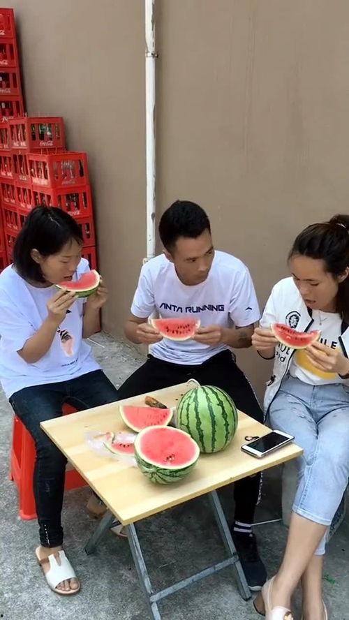 爆笑吃瓜西瓜视频