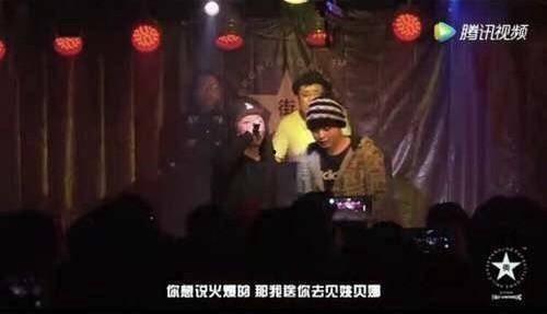 地下八英里三人吃瓜视频,揭秘三人吃瓜背后的故事