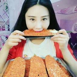 表姐吃姜梨瓜视频,口感独特引人垂涎